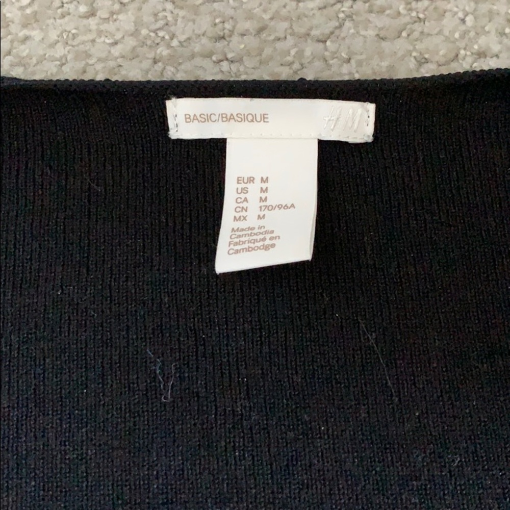 H&M basic black v-neck sweater - Picture 2 of 4